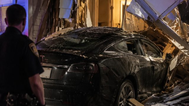 Tragic Incident: Tesla Autopilot Malfunction Claims Life in Texas Home Crash