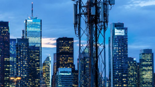 BCE's Growing Role in Connectivity amid S&P/TSX 60 Market Dynamics